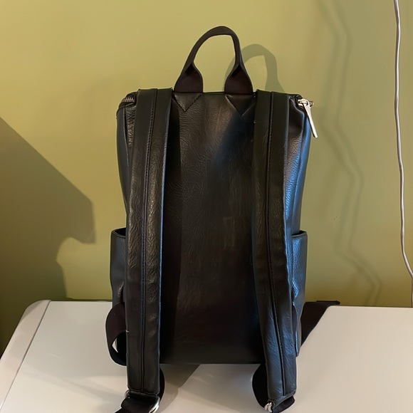 Matt & Nat Backpack - Picture 2 of 5